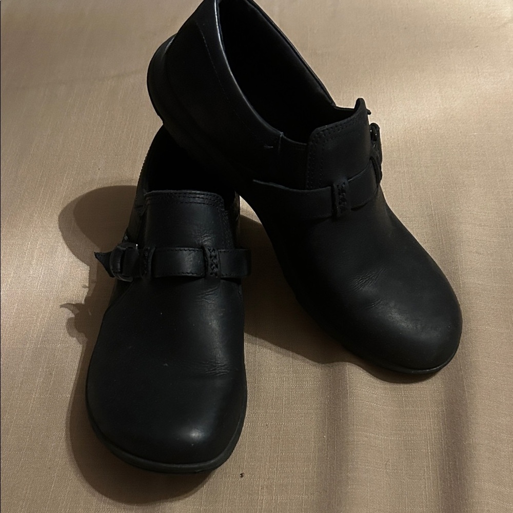 EUC Merrell Black Women's Loafers